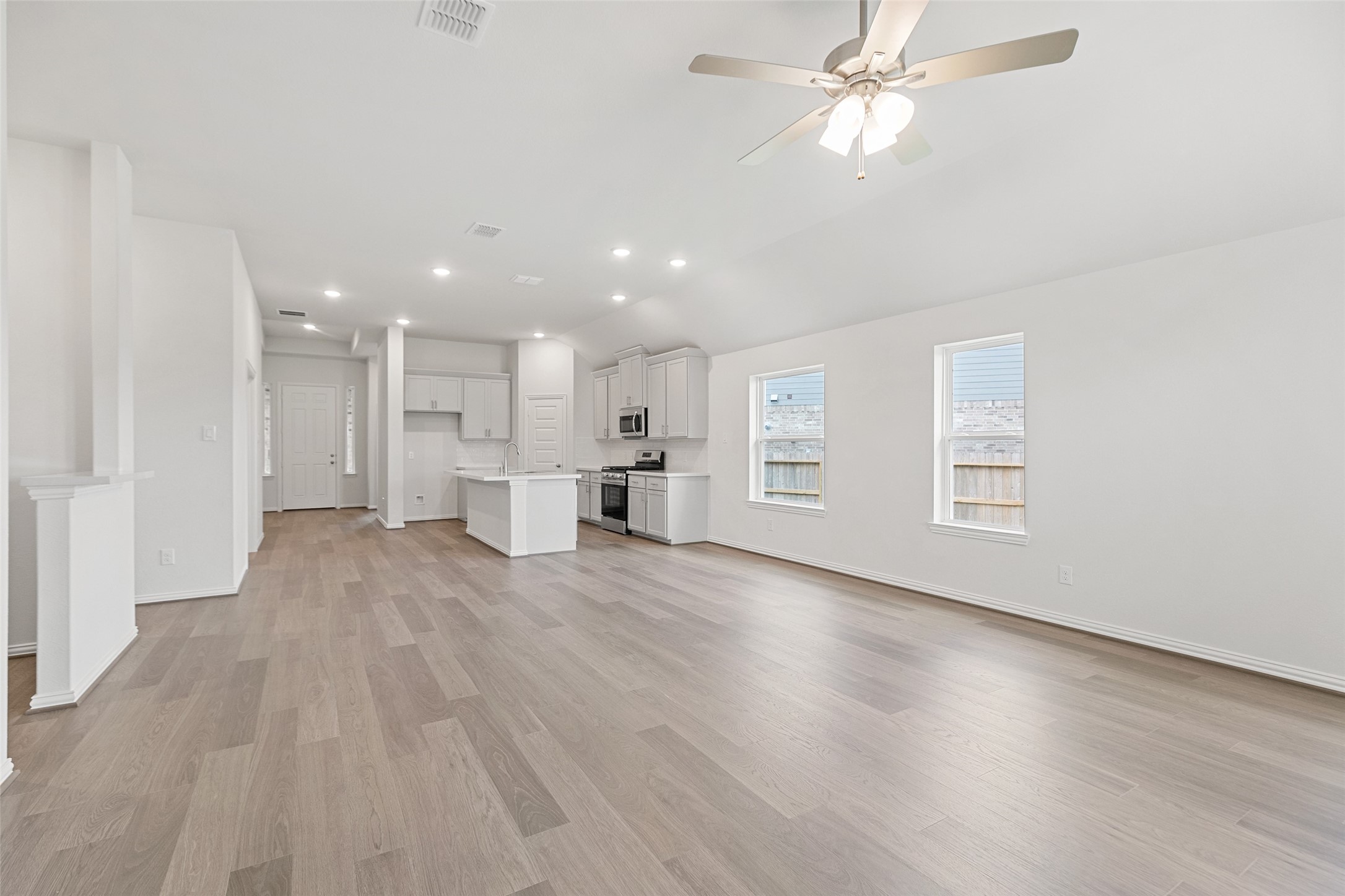 406 Strm Bnd Way Rosenberg, TX 77471 - Photo 11 of 19 Representative Photo