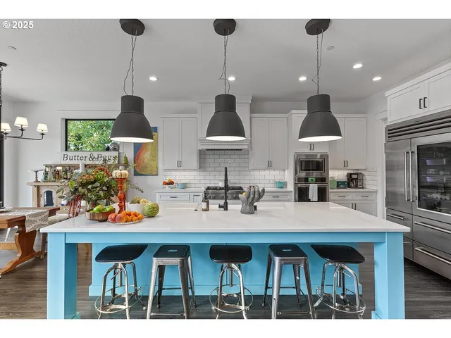 $1,100,000 | 18505 Northeast 78th Way, Vancouver, WA 98682