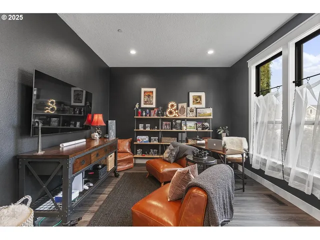 $1,100,000 | 18505 Northeast 78th Way, Vancouver, WA 98682