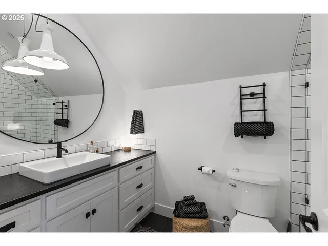 $1,100,000 | 18505 Northeast 78th Way, Vancouver, WA 98682