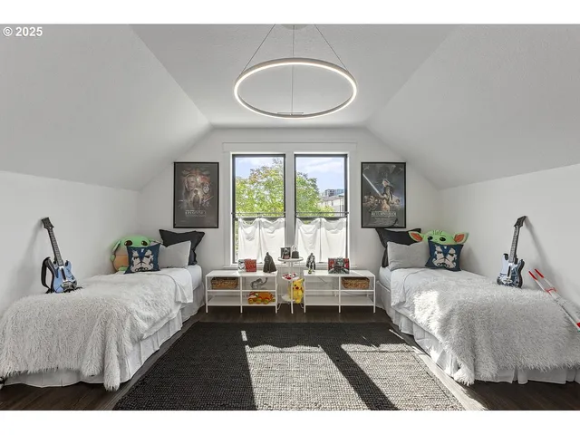 $1,100,000 | 18505 Northeast 78th Way, Vancouver, WA 98682