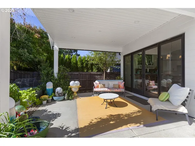 $1,100,000 | 18505 Northeast 78th Way, Vancouver, WA 98682