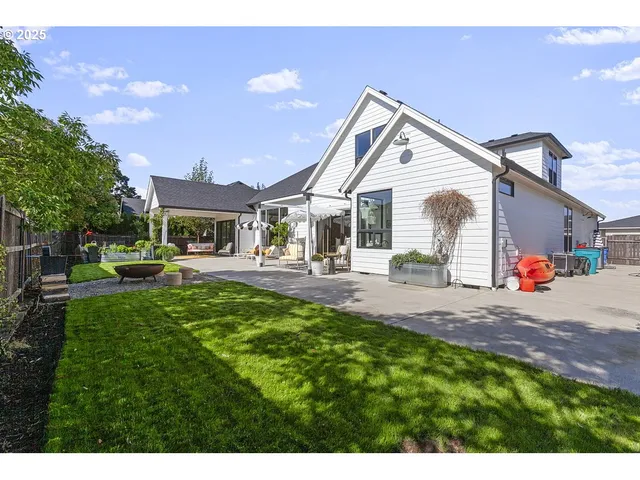 $1,100,000 | 18505 Northeast 78th Way, Vancouver, WA 98682