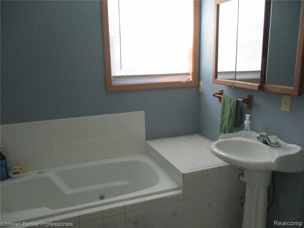 4841 Newburg Road Durand, MI 48429 - Photo 8 of 55 3RD FULLBATH.JPG
