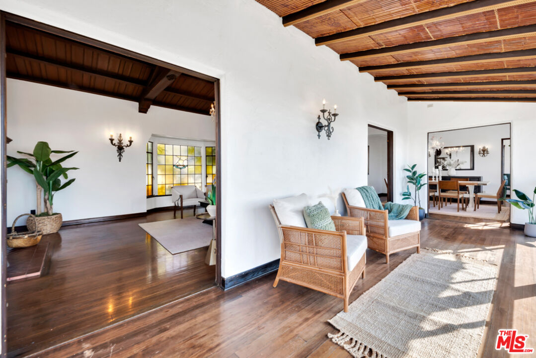 3729 Amesbury Road Los Angeles, CA 90027 - Photo 14 of 61