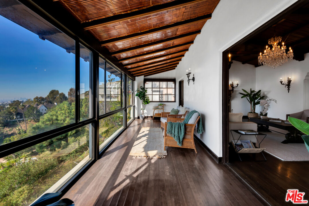 3729 Amesbury Road Los Angeles, CA 90027 - Photo 18 of 61