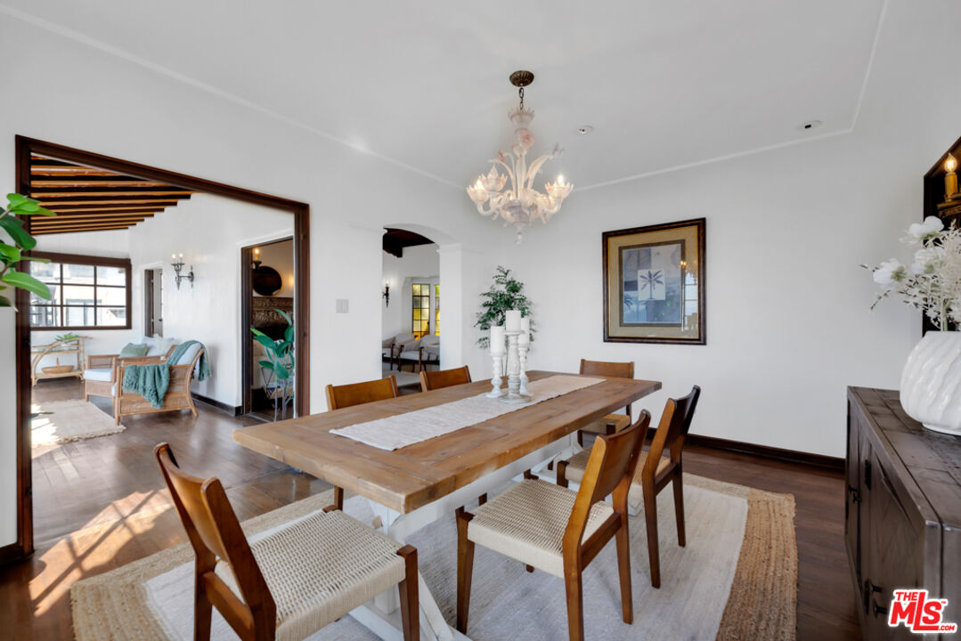 3729 Amesbury Road Los Angeles, CA 90027 - Photo 19 of 61