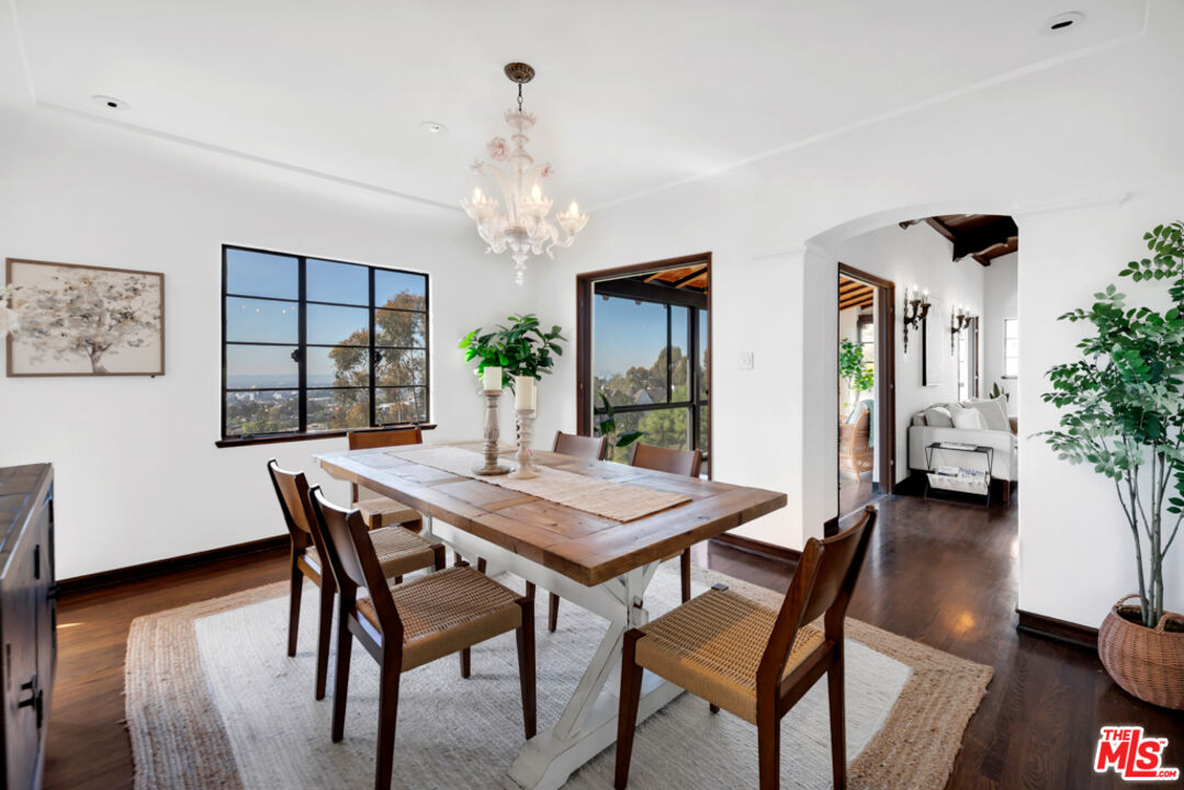 3729 Amesbury Road Los Angeles, CA 90027 - Photo 20 of 61