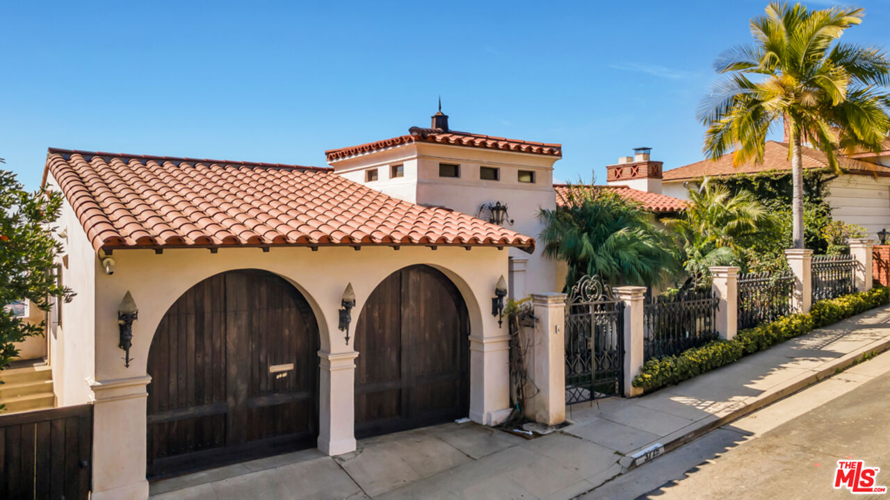 3729 Amesbury Road Los Angeles, CA 90027 - Photo 2 of 61