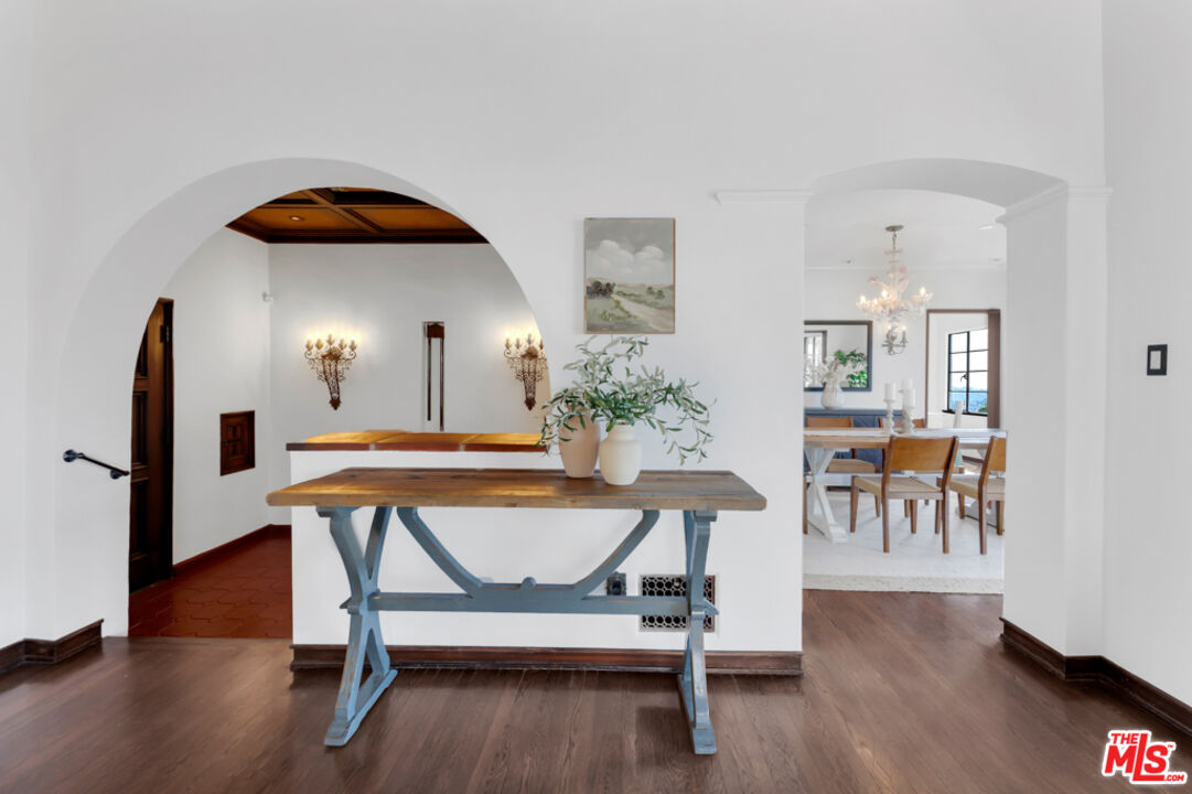 3729 Amesbury Road Los Angeles, CA 90027 - Photo 29 of 61