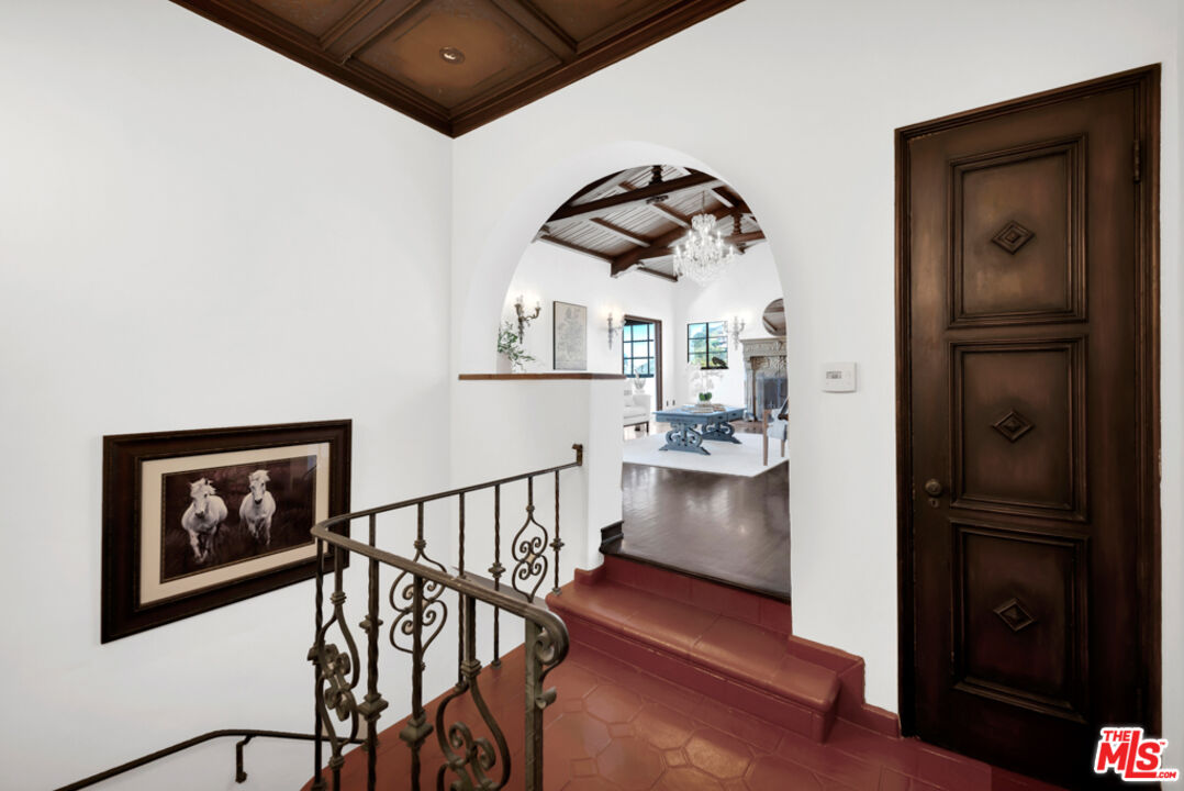 3729 Amesbury Road Los Angeles, CA 90027 - Photo 30 of 61
