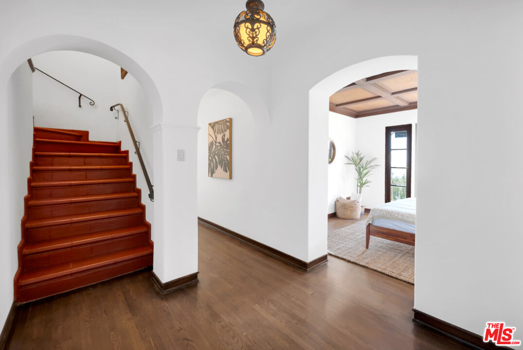 3729 Amesbury Road Los Angeles, CA 90027 - Photo 33 of 61