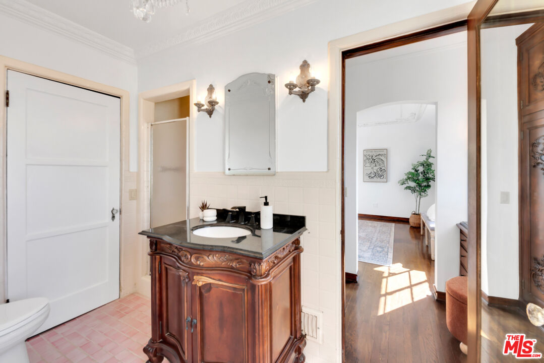 3729 Amesbury Road Los Angeles, CA 90027 - Photo 42 of 61