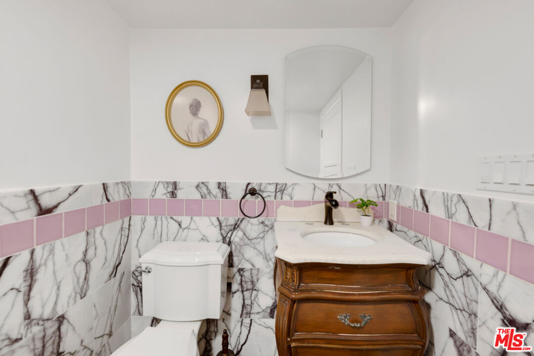3729 Amesbury Road Los Angeles, CA 90027 - Photo 46 of 61