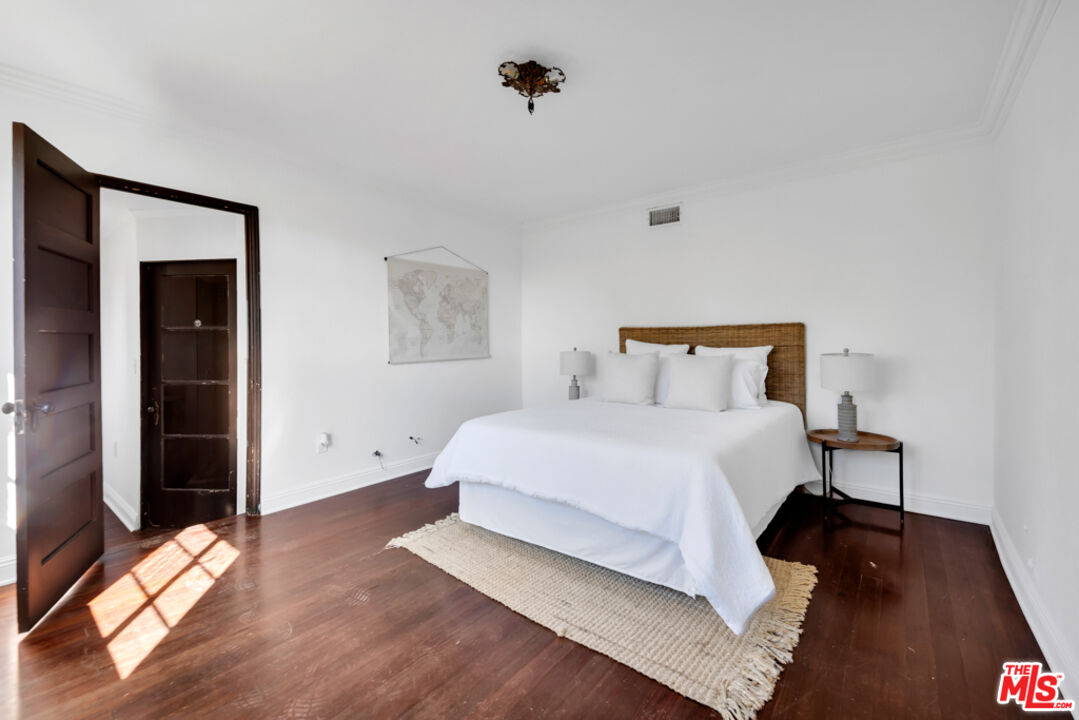 3729 Amesbury Road Los Angeles, CA 90027 - Photo 49 of 61
