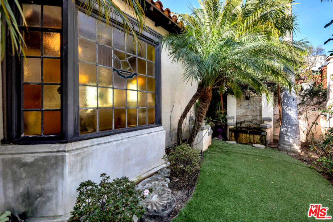 3729 Amesbury Road Los Angeles, CA 90027 - Photo 5 of 61