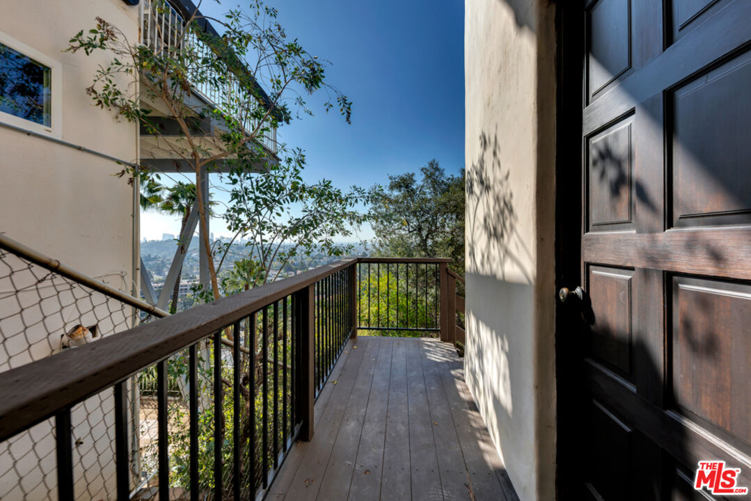 3729 Amesbury Road Los Angeles, CA 90027 - Photo 52 of 61