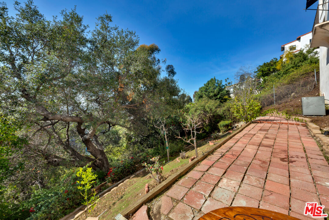 3729 Amesbury Road Los Angeles, CA 90027 - Photo 53 of 61