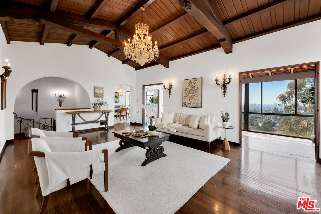3729 Amesbury Road Los Angeles, CA 90027 - Photo 7 of 61