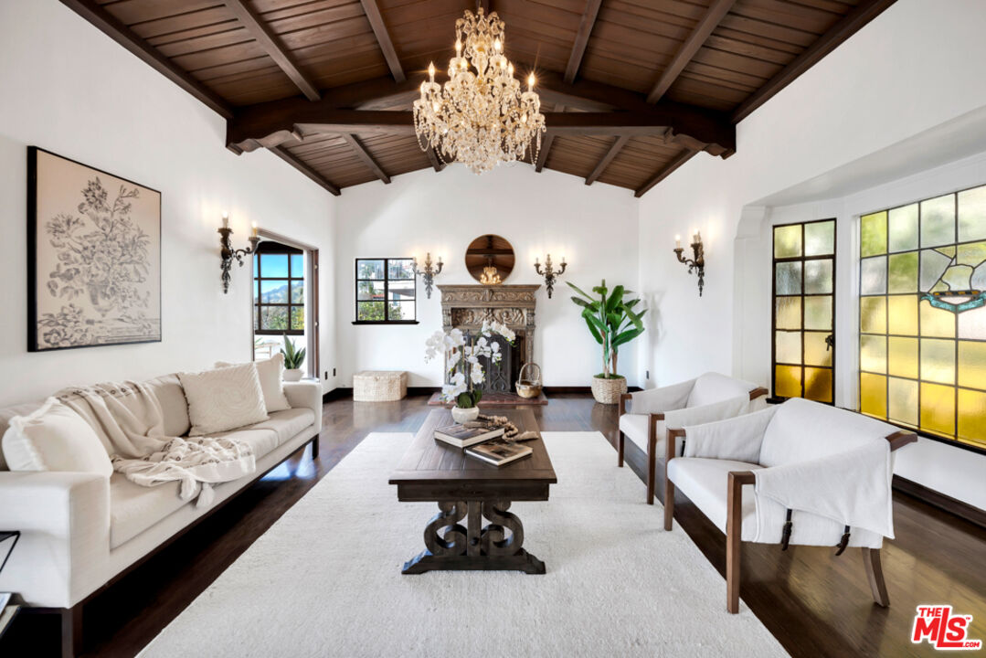 3729 Amesbury Road Los Angeles, CA 90027 - Photo 8 of 61