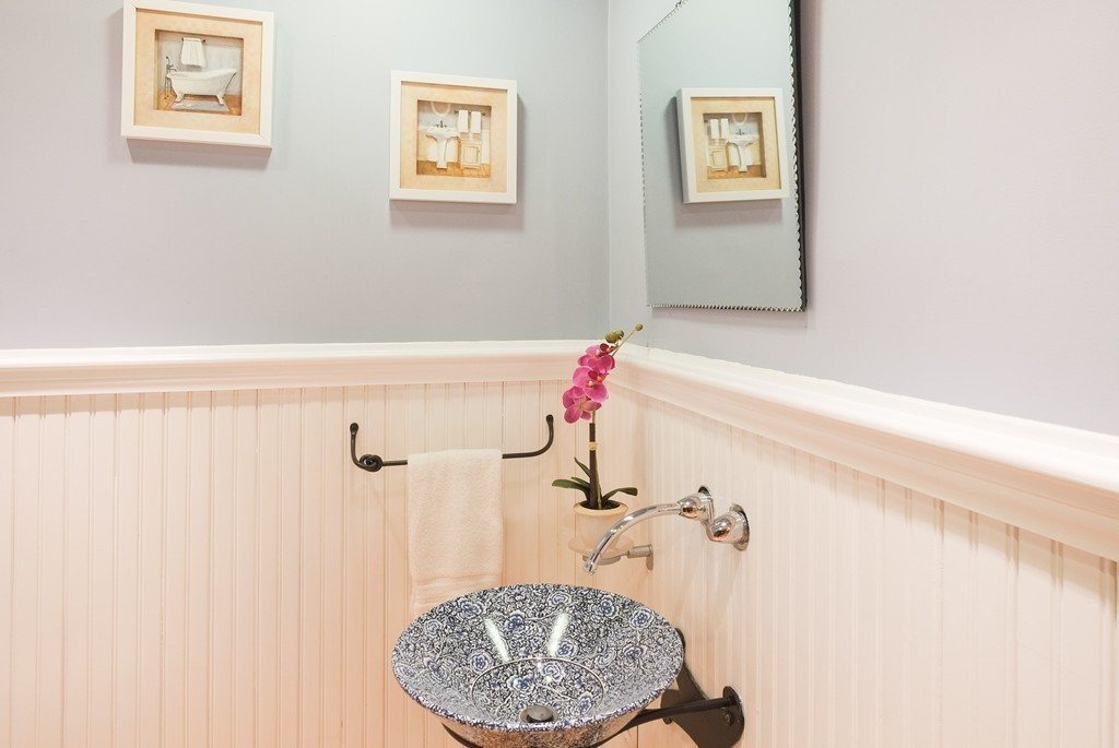 295 Concord Road Wayland, MA 01778 - Photo 15 of 30 a bathroom with a shower