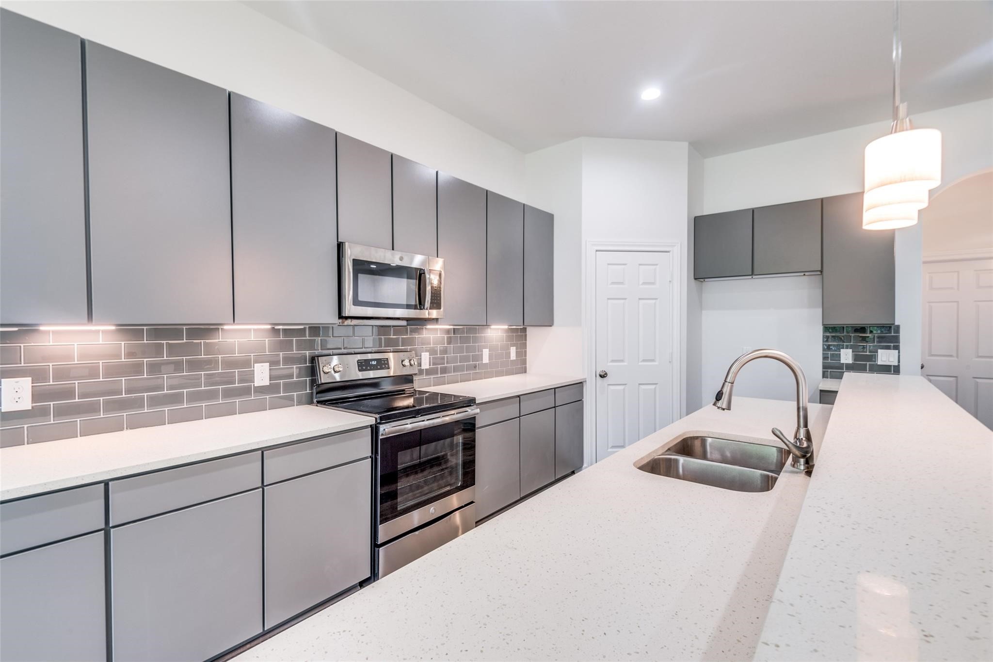 144 Monterrey Road East Montgomery, TX 77356 - Photo 12 of 25