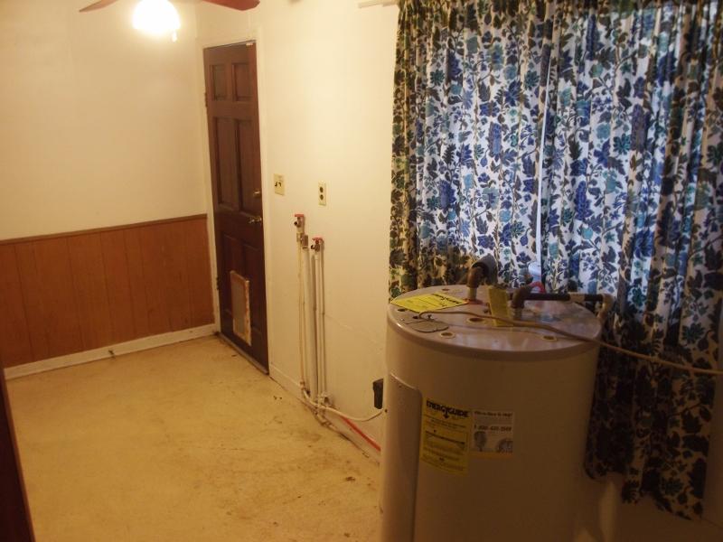 303 Hogan Road Rossville, GA 30741 - Photo 17 of 21 Laundry Room