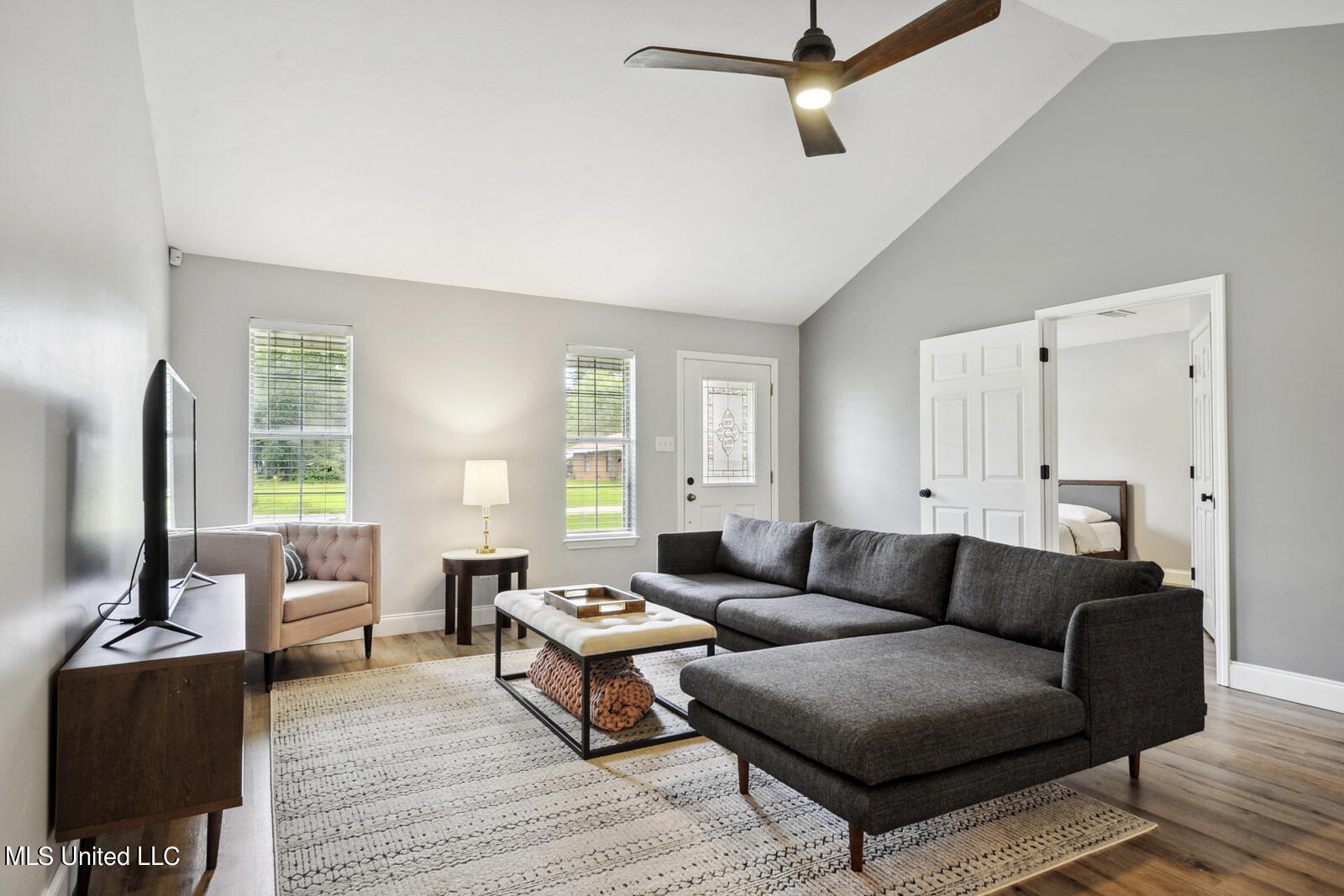 252 Reed Avenue Long Beach, MS 39560 - Photo 6 of 26 Living Room