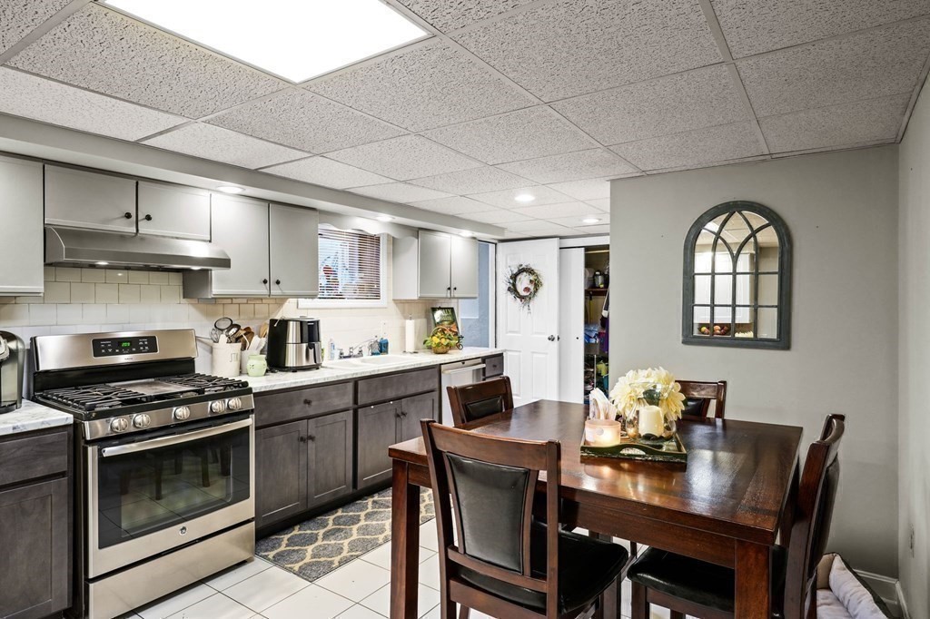 44 18th Street Fall River, MA 02723 - Photo 17 of 24