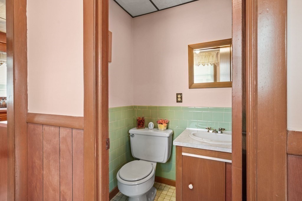 44 18th Street Fall River, MA 02723 - Photo 8 of 24