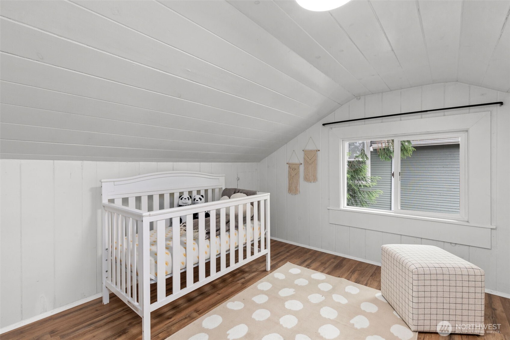 4010 Linden Avenue North Seattle, WA 98103 - Photo 12 of 28 Gallery Image 12