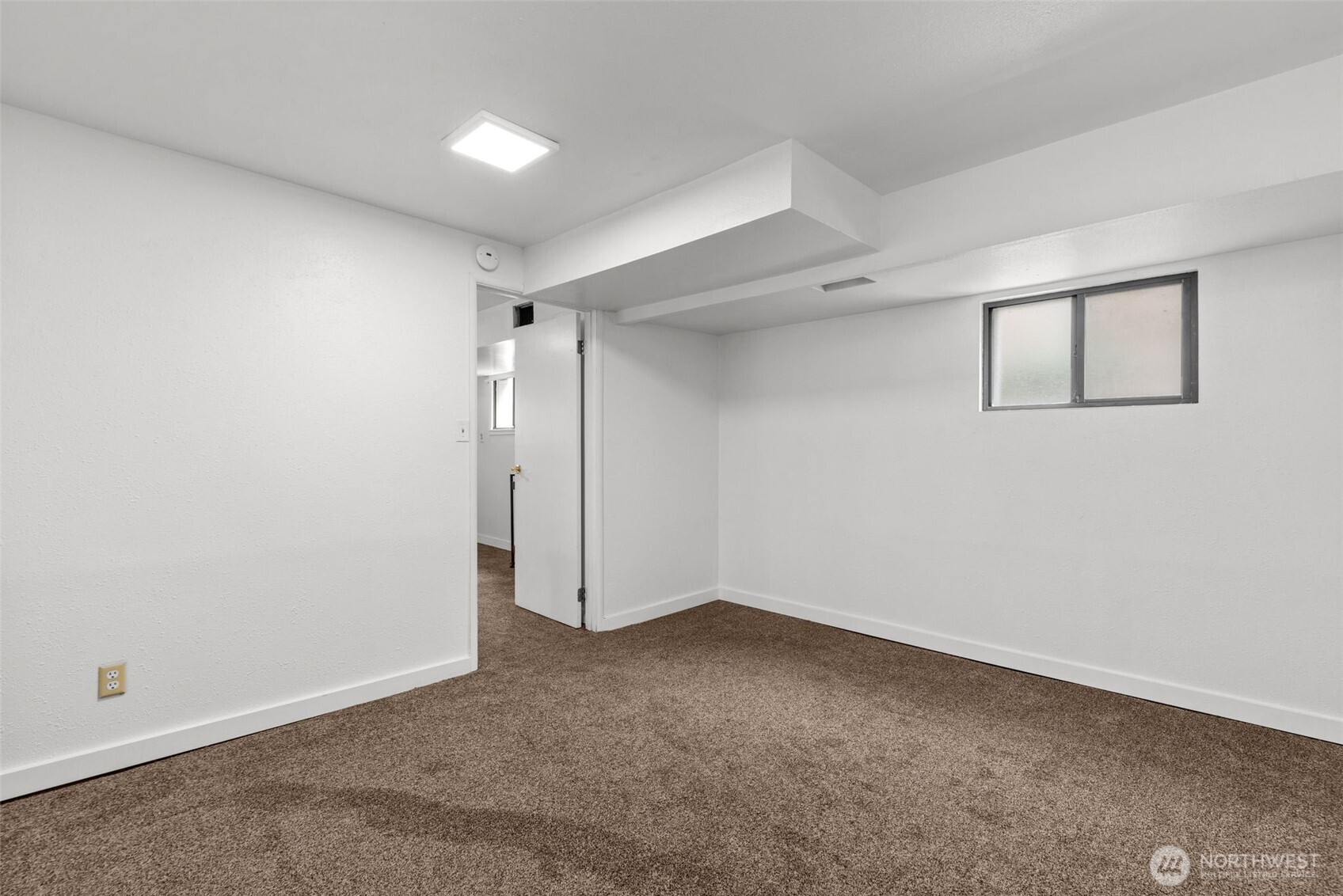 4010 Linden Avenue North Seattle, WA 98103 - Photo 18 of 28 Gallery Image 18