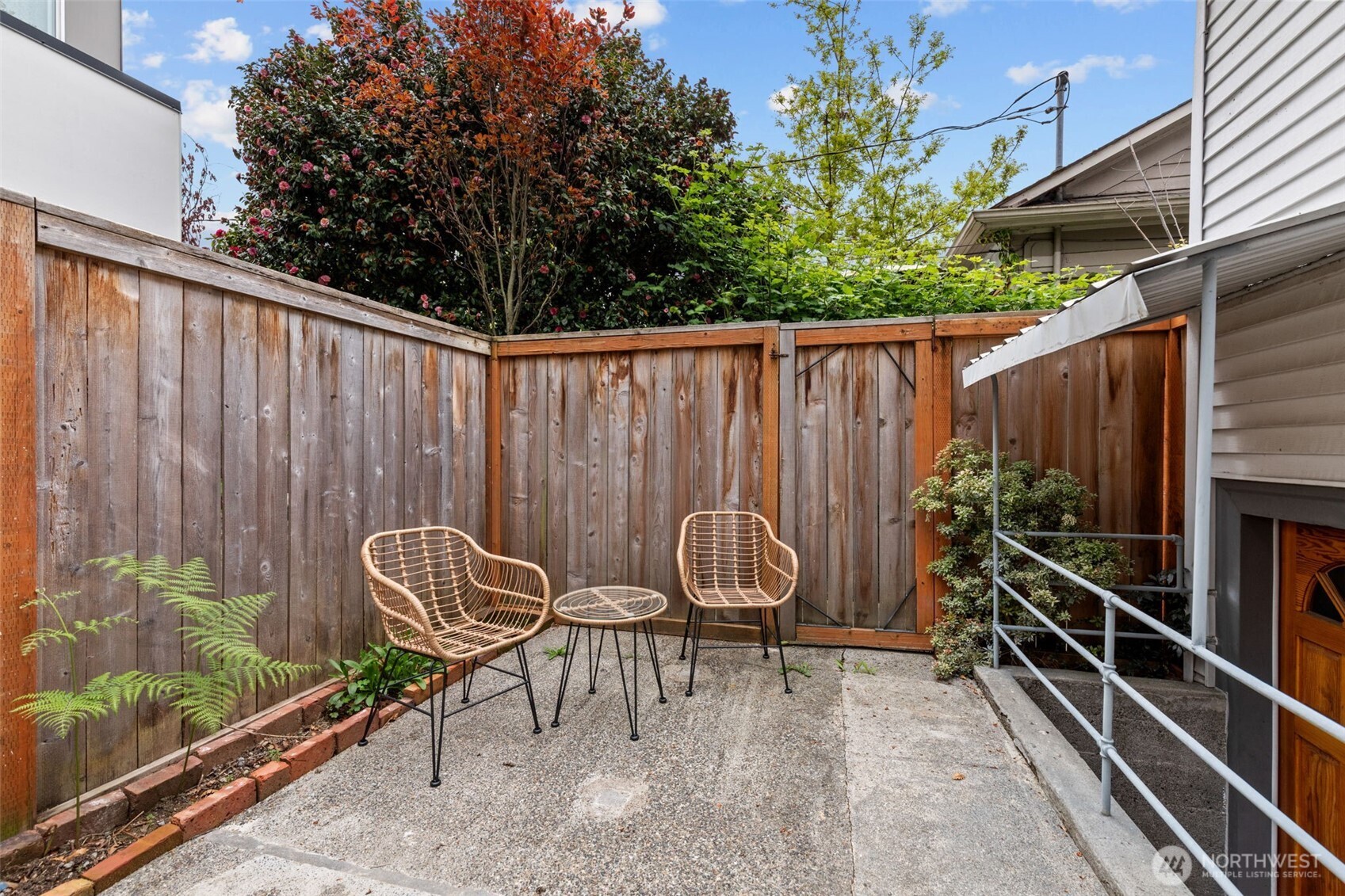 4010 Linden Avenue North Seattle, WA 98103 - Photo 21 of 28 Gallery Image 21