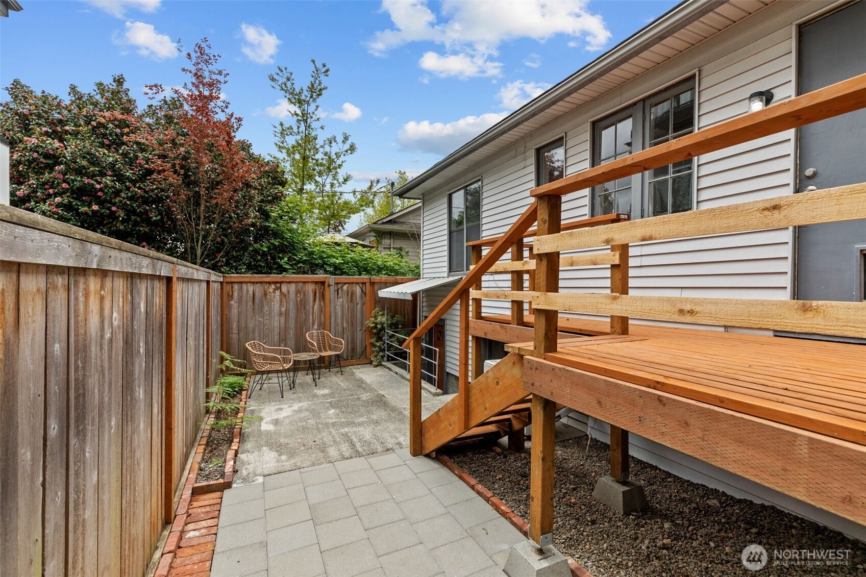 4010 Linden Avenue North Seattle, WA 98103 - Photo 22 of 28 Gallery Image 22