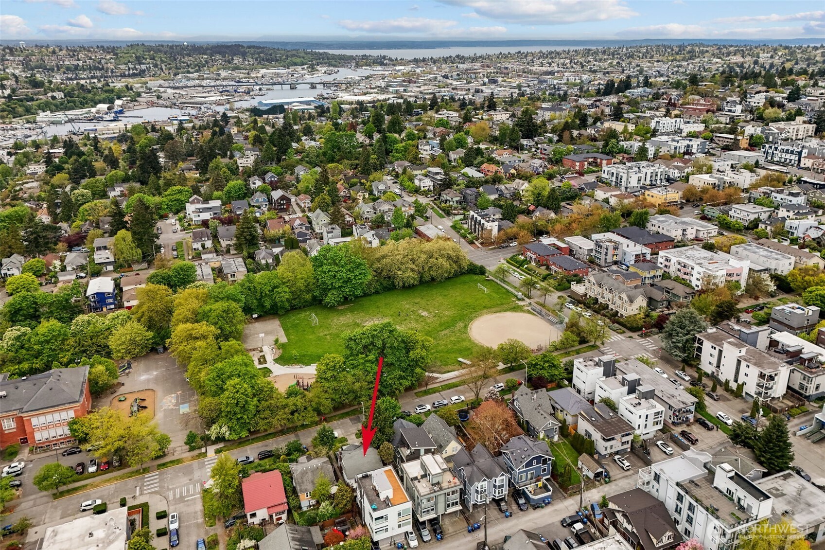 4010 Linden Avenue North Seattle, WA 98103 - Photo 24 of 28 Gallery Image 24