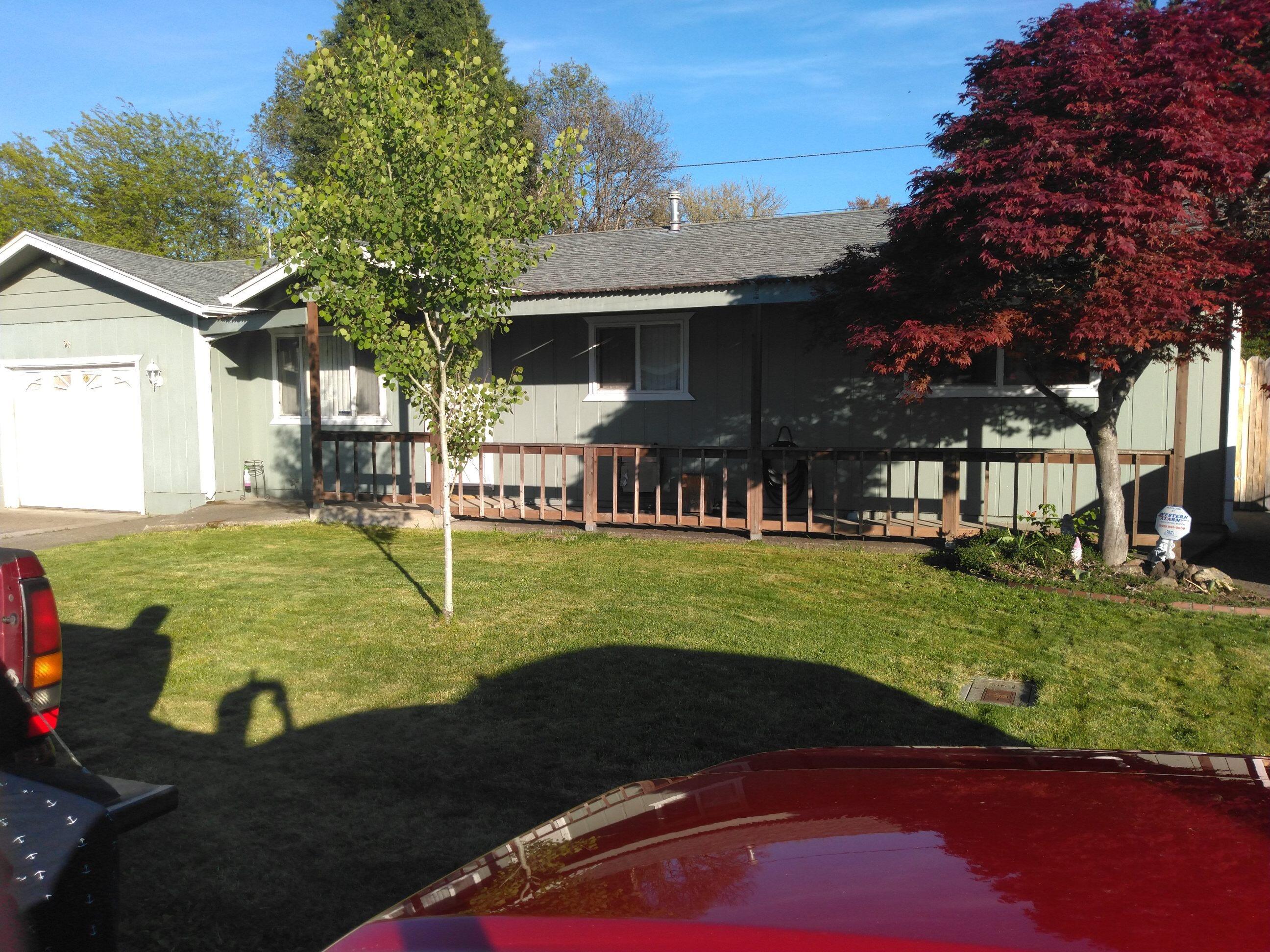 715 Talbot Street Eagle Point, OR 97524 - Photo 1 of 26 Front of House
