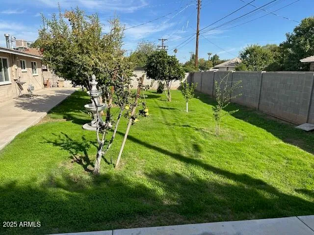 a view of an outdoor space