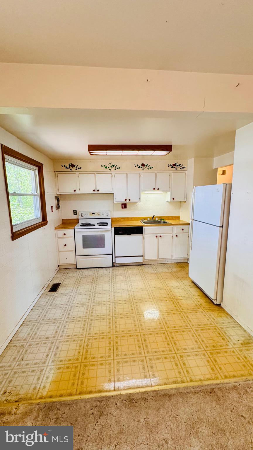 708 Uniontown Road Westminster, MD 21158 - Photo 4 of 15