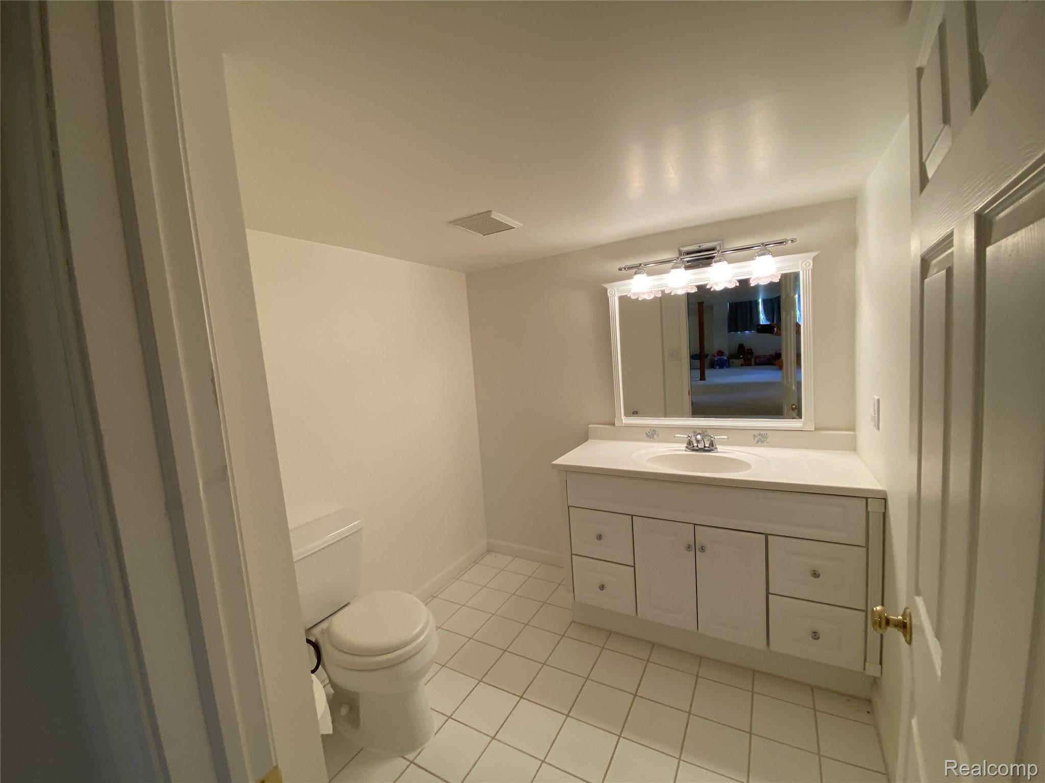 2462 Evergreen Court Rochester, MI 48309 - Photo 28 of 28 28.jpg