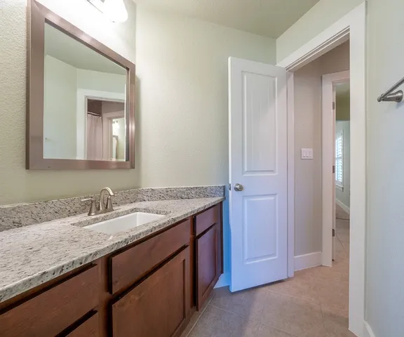 $2,500 | 55 Tournament Way, Unit B, The Hills, TX 78738