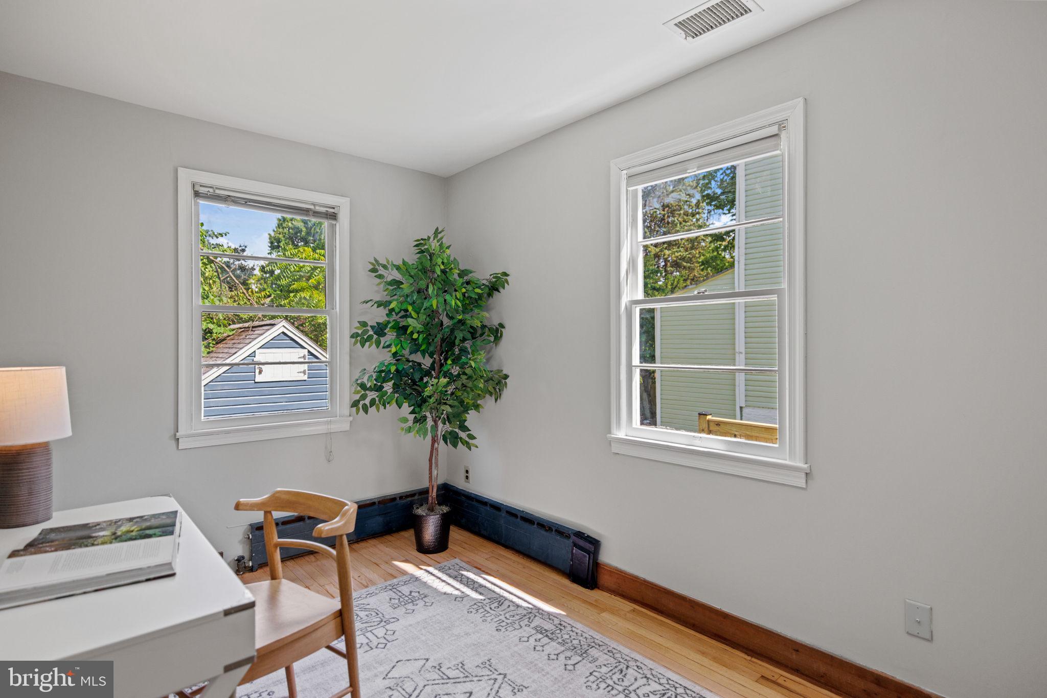 4565 Grant Road Northwest Washington, DC 20016 - Photo 11 of 31 Great office to work from home!