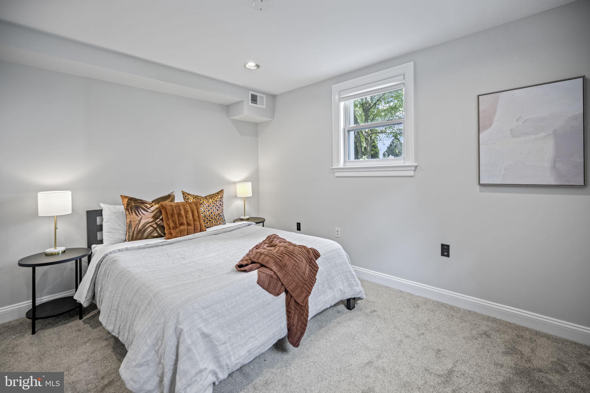 4565 Grant Road Northwest Washington, DC 20016 - Photo 28 of 31 Au pair suite main bedroom