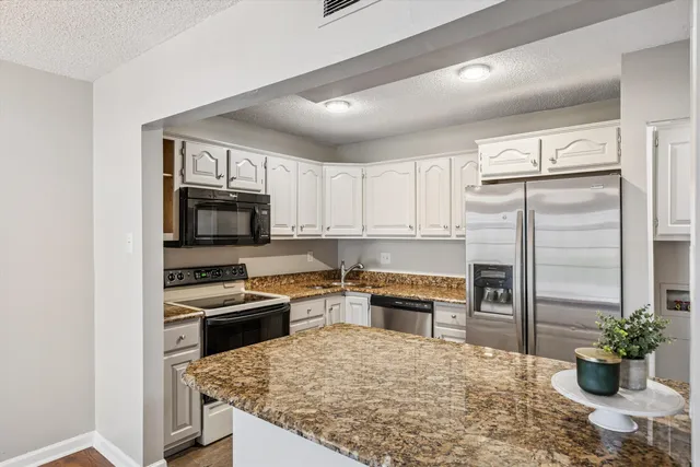 $249,000 | 1937 Innsbruck Drive, Unit 46, Germantown, TN 38138