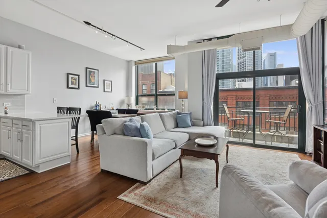 $450,000 | 400 West Ontario Street, Unit 513, Chicago, IL 60654