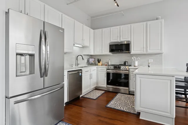 $450,000 | 400 West Ontario Street, Unit 513, Chicago, IL 60654