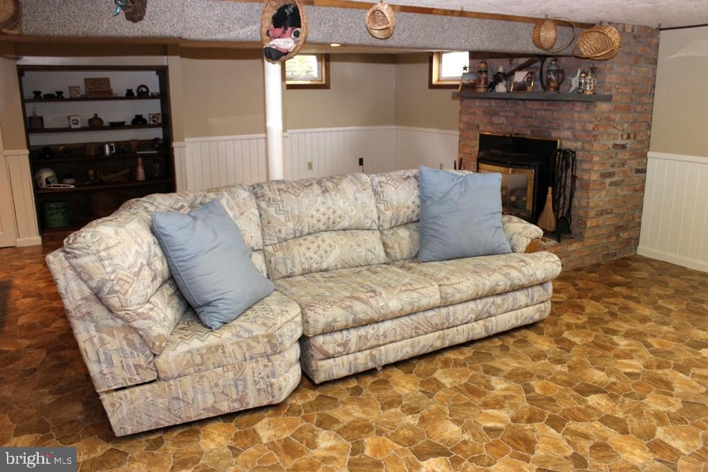 825 Newport Road Manheim, PA 17545 - Photo 14 of 19 Gallery Image 14