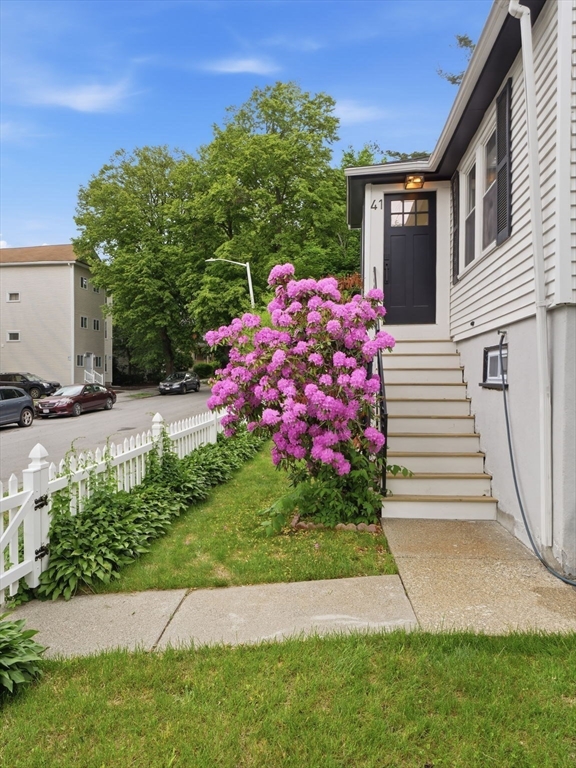 41 Bridgeport Street Worcester, MA 01604 - Photo 28 of 34
