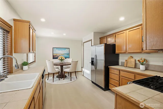 $799,000 | 14019 52nd Avenue West, Unit B, Edmonds, WA 98026