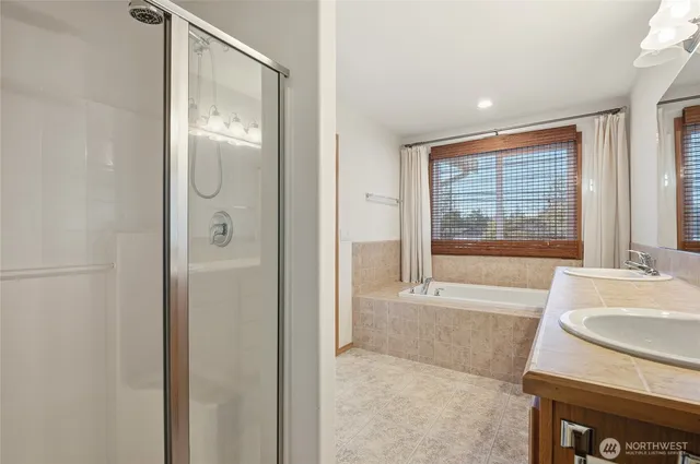 $799,000 | 14019 52nd Avenue West, Unit B, Edmonds, WA 98026