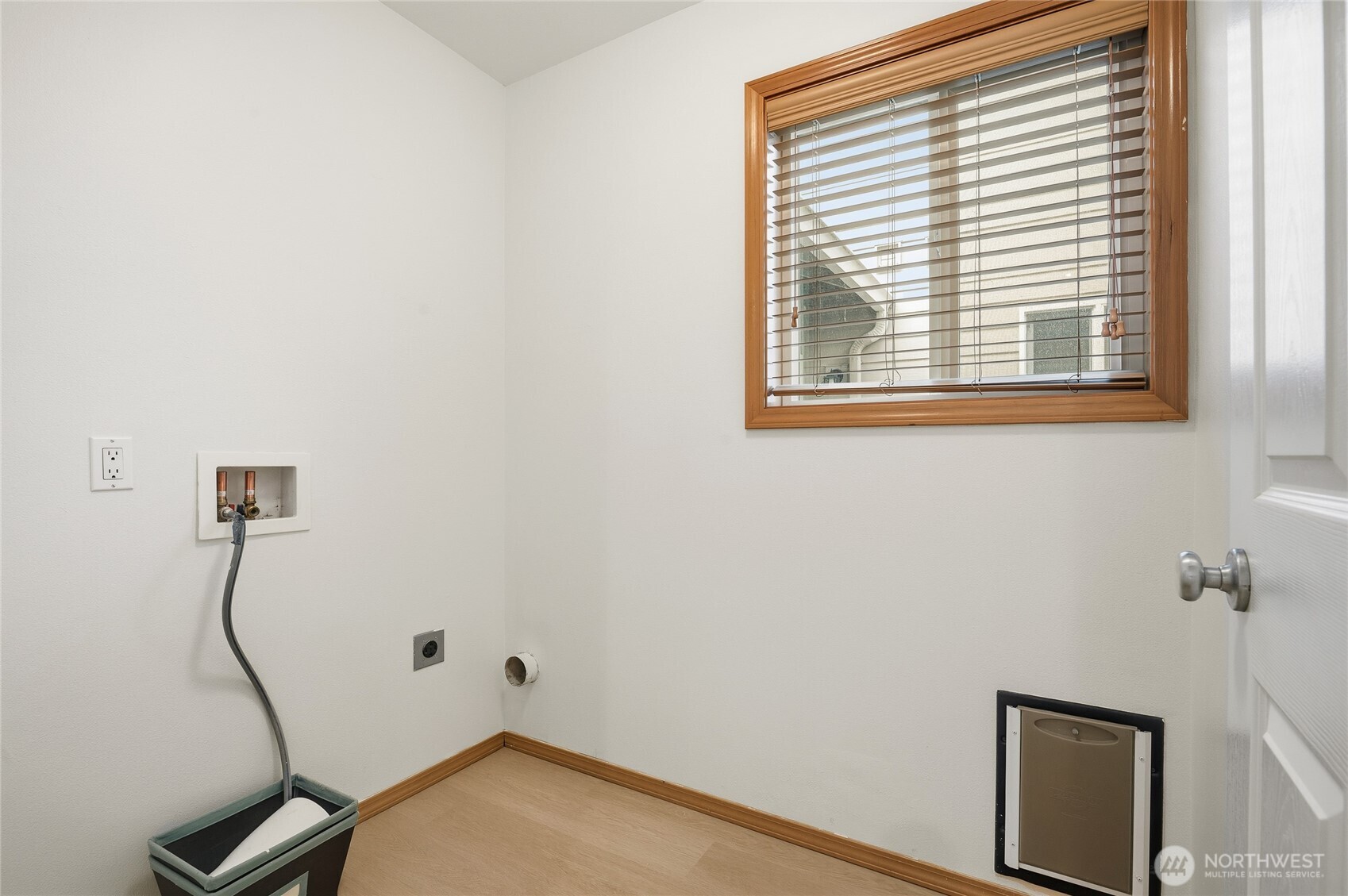 14019 52nd Avenue West, Unit B Edmonds, WA 98026 - Photo 31 of 38 a view of a room with windows
